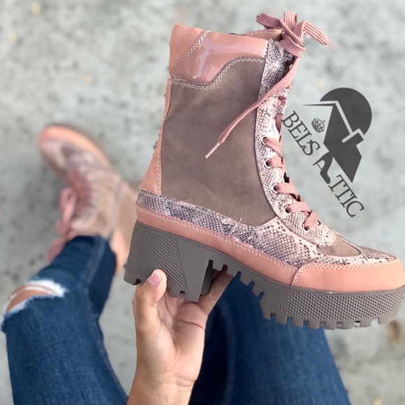 Last 1s❤️Platform Lug Sole Taupe & Snake BOOTS - Picture 3 of 8